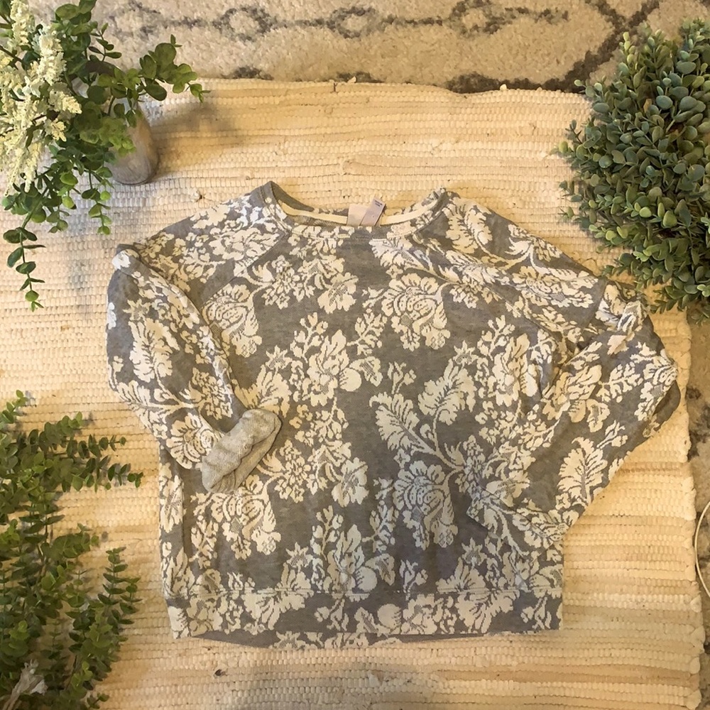 Light floral sweatshirt size Small